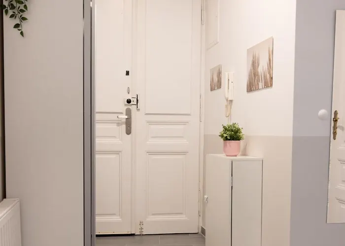 Paky 00207 Apartment