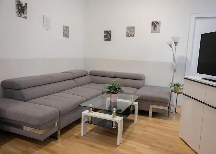 Apartment Paky 00207 *